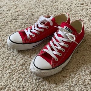 Converse - US size 8 in Red